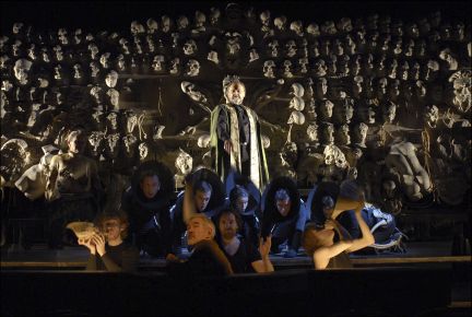 "Poskromienie złośnicy", W. Szekspir, reż. Oskaras Koršunovas, Comédie Françaisefot. Brigitte Enguérand