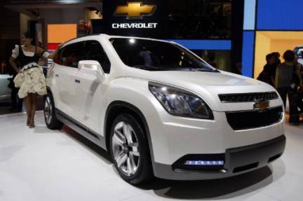 Pokazywany w Paryżu model&nbsp; samochodu <em>Chevrolet-Orlando</em>© Reuters