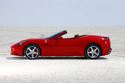 <em>Ferrari California</em> - pomarzyć można...© Ferrari s.p.a.