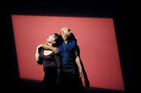 "In-I", spektakl Juliette Binoche i Akram Khan, w Théâtre de la Villefot. Tristram Kenton