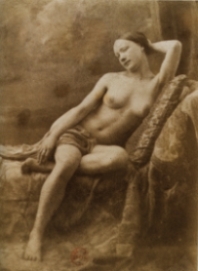 Eugène Durieu, <em>Akt kobiecy siedzący na kanapie (...)</em>, Bibliothèque Nationale de France, dépt. des Estampes et de la photographie©BnF