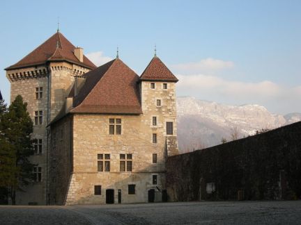Zamek AnnecyWikipedia
