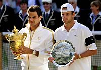 Roger Federer i Andy Roddick: o źdźbło trawy (Wimbledon 2009)Foto: Reuters