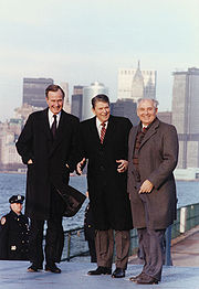 Michaił Gorbaczow, Ronald Reagan i George H. W. Bush w Nowym Jorku (1988)© Wikipedia
