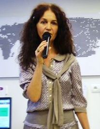 Isabelle Macor-Filarska podczas 3 Festiwalu Poezji w Paryżu