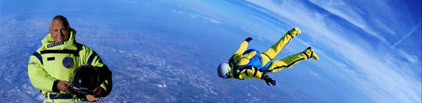 Мишель Фурнье в костюме, созданном для прыжка из стратосферы.Фото: Michel Fournier/ Фотокомпозиция: Нина Карель