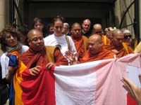 Канны 2008, акция в поддержку буддистских монаховPhoto : Инга Домбровская