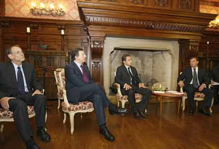 Верховный представитель ЕС по внешней политике Х.Солана, глава еврокомиссии Ж.Баррозу, президент Франции Н.Саркози, президент России Д.Медведев. 8 сентября 2008(Photo : Reuters)
