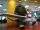 Представитель МВД Грузии демонстрирует аппарат, который по версии грузинской стороны является российским самолетом-разведчиком.Фото: Reuters