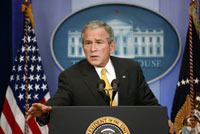 Президент США Джордж Буш во время пресс-конференции в Белом Доме, 15 июля 2008.(Photo : Reuters)