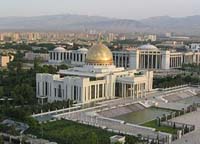 Президентский дворец в Ашхабаде(Photo: Wikipedia)