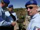 Французские члены миссии ЕС на КПП у грузинского селения Набахтеви. 2 октября 2008.REUTERS/David Mdzinarishvili (GEORGIA)