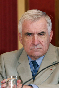 Ив Бертран, бывший директор Службы общей информации французской полиции (2003 г.)
(Photo : AFP)