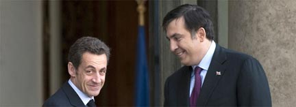 13 ноября в Елисейском дворце глава Франции Николя Саркози принял президента Грузии Михаила Саакашвили.
REUTERS/Philippe Wojazer (FRANCE)