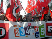 Манифестация сотрудников государственного телевидения и радио Франции 25 ноября 2008(Photo : L. Mouaoued / RFI)