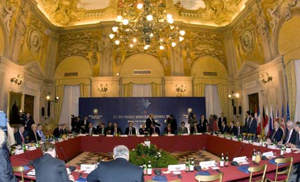 Собрание министров финансов и директоров центральных банков Большой семерки в Риме 14 февраля 2009 г.
(Photo : REUTERS/Tony Gentile)