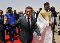Президент Франции Н. Саркози с президентом Нигера М. Танджа.(Photo: Eric Feferberg/AFP).