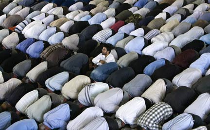 Пятничная молитва в Тегеране 26 июня 2009 г.
(Photo : REUTERS/Raheb Homavandi)