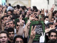 Марш манифестантов в Тегеране, 28 июня 2009. REUTERS/via Your View 