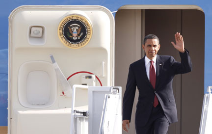Президент США Барак Обама прибыл во Францию на торжества по случаю 65-летия высадки союзников в Нормандии. 5 июня 2009(Photo: REUTERS)
