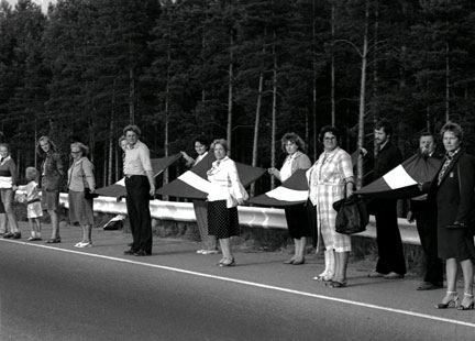 Участники акции "Балтийский путь", фото 23 августа 1989 года.Фото: Reuters