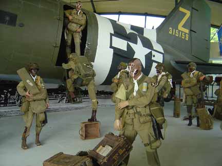 Военно-траспортный самолет "Дуглас С-47" в Музее парашютно-десантных войск(Photo: D.Gusev/RFI)