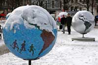 Копенгаген: пока страны ООН обсуждают меры по борьбе с глобальным потеплением, в столице Дании выпал снег. 17 декабря 2009.(Photo: REUTERS)