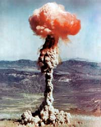 Испытания атомной бомбы.(Photo: Wikipédia)