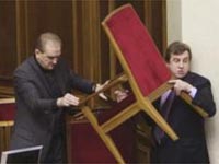 Выборы на Украине: «законный скандал»(REUTERS)