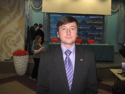 Председатель правления Донецкого областного отделения Комитета избирателей Украины Сергей Ткаченко в Донецке 8 февраля 2010 г.
(Photo : RFI/Belov)