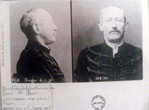 Фото арестованного капитана Дрейфуса. Архив музея о.Руаяль.N.Carel / RFI