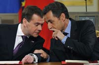 Президенты Николя Саркози и Дмитрий Медведев в Елисейском дворце в Париже 1 марта 2010.(Photo: REUTERS)
