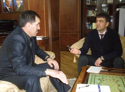 Абдулла Дудуев и президент Ингушетии ЕвкуровФото И.Шовхалова