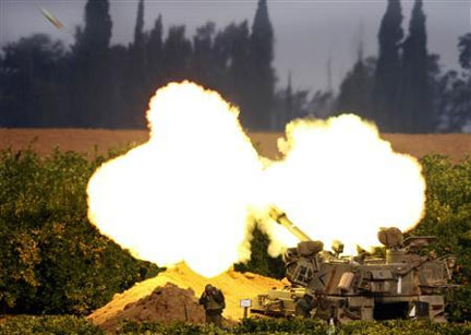 İsrail ordusu bir yıl önce Gazze Şeridi'ne bütün gücüyle saldırmıştı. (27 Aralık 2009)(Reuters)