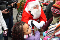Noel bayramı her şeyden önce çocukların ve ailelerin bayramı.(Reuters)