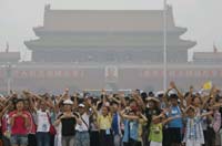 Quảng trường Thiên An Môn hôm 07/08/2008 : vẫn chìm trong khói mù ô nhiễmReuters