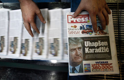 Báo chí Serbia đồng lọat đăng trên trang đầu vụ bắt giữ cựu lảnh đạo Karadzic( Reuters)