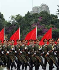Quân đội Trung Quốc diễn hành tại Bắc Kinh.(Ảnh : AFP)