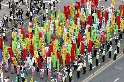 Cộng đồng Phật giáo đã biểu tình rầm rộ tại Seoul đầu tuần qua (Reuters)