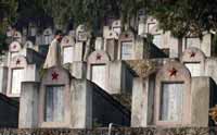 Nghĩa trang Trung Quốc gần biên giới với Việt Nam, nơi chôn một phần trong số 26 ngàn lính Trung Quốc bị tử trận trong cuộc tấn công Việt Nam năm 1979.(Ảnh : AFP)
