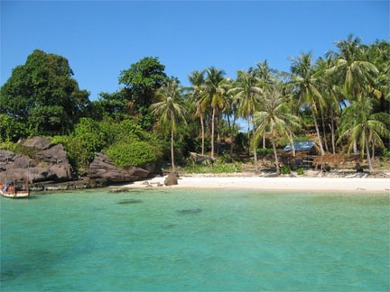Một góc biển hoang sơ ở phía nam đảoẢnh: Nguồn Wikipédia