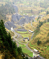 Khu mỏ manganese tại vùng Tứ Xuyên (Trung Quốc)(Nguồn : Yale.edu)
