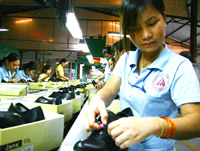 Xưởng đóng giày xuất khẩu của Việt Nam