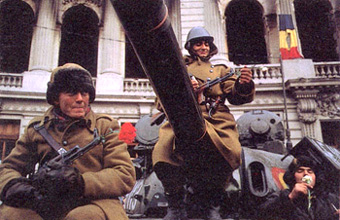 Quân đội đứng về phía người dân để chống lại chế độ Ceaucescu
