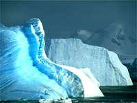 Núi băng tách khỏi vùng Nunavut Bắc Cực do nhiệt độ gia tăng