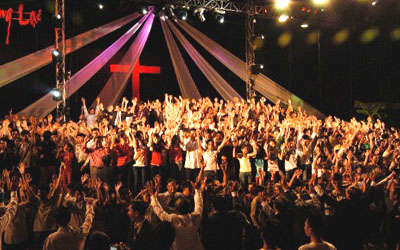 Hàng ngàn người tham dự đêm truyền giảng Tin Lành ở Sài Gòn (DR) 