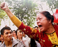Một cuộc biểu tình tại Việt Nam trước sứ quán Trung Quốc để phản đối vụ Hoàng Sa (DR)