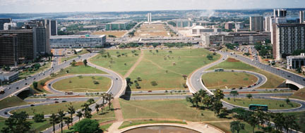 L'axe monumental de Brasilia.(Photo : Danielle Birck/ RFI)