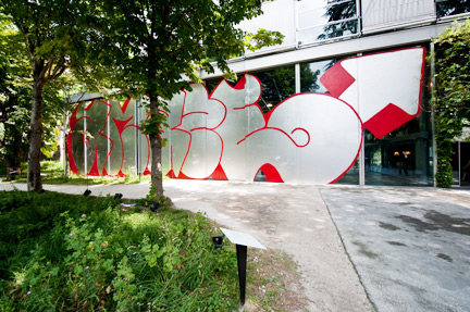 Vue de l’exposition Né dans la rue – Graffiti, à la Fondation Cartier.(Photo : Olivier Ouadah)