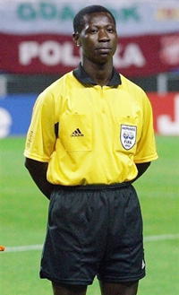 Bonaventure Coffi Codjia : porte-drapeau de l'arbitrage africain.(Photo : AFP)